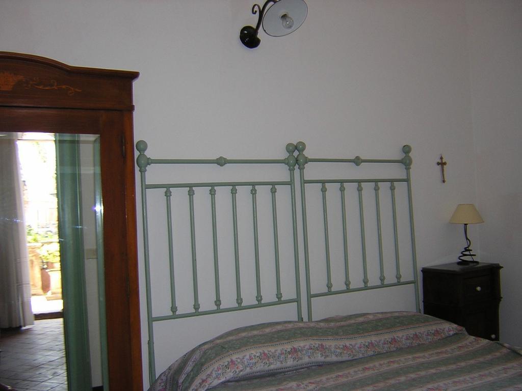 Villa Dei Leoni Санта Текла Стая снимка